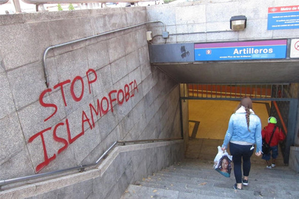 Entrada_metro_islamofobia