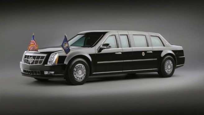 Limusina-Donald-Trump-Adictos-a-la-gasolina