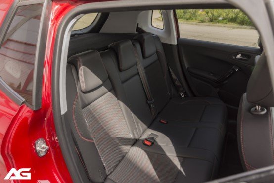  peugeot-2008-interior-06-adictos-a-la-gasolina