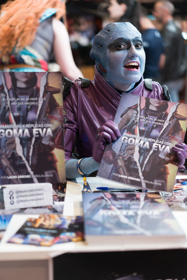 Cosplayer Nebulaluben presenta su libro