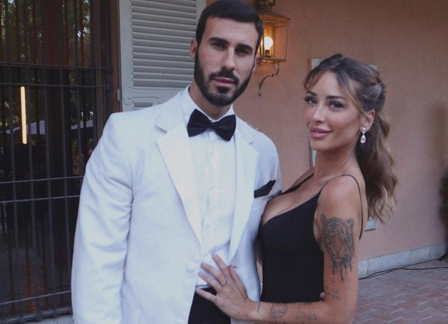 Mayka y Alejandro Bernardos posando juntos