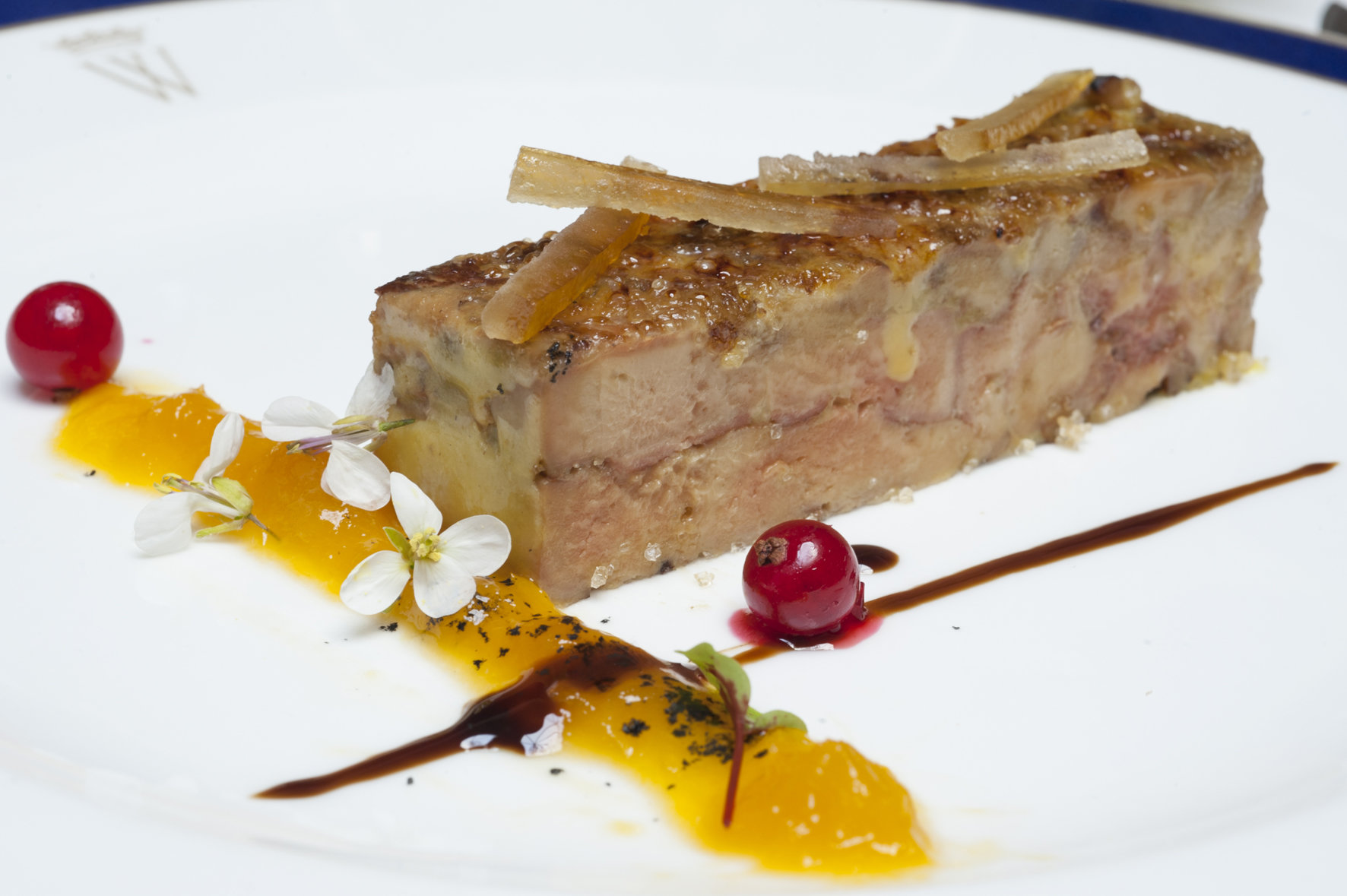 Terrina de foie casero con limón confitado y mermelada de mango