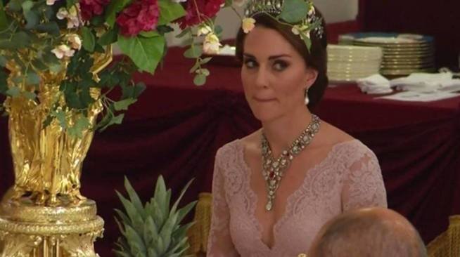 kate-durante-la-cena