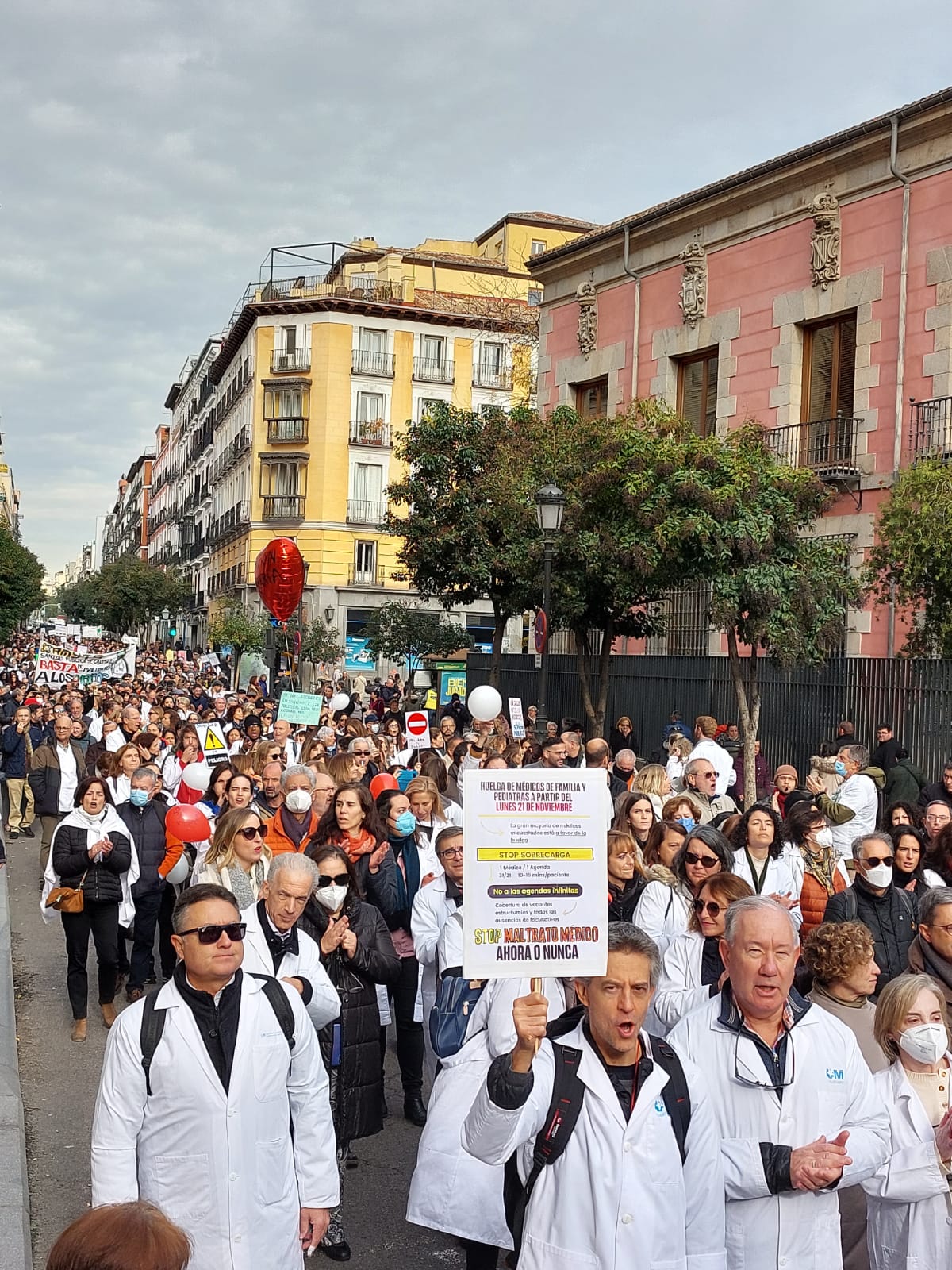 médicos