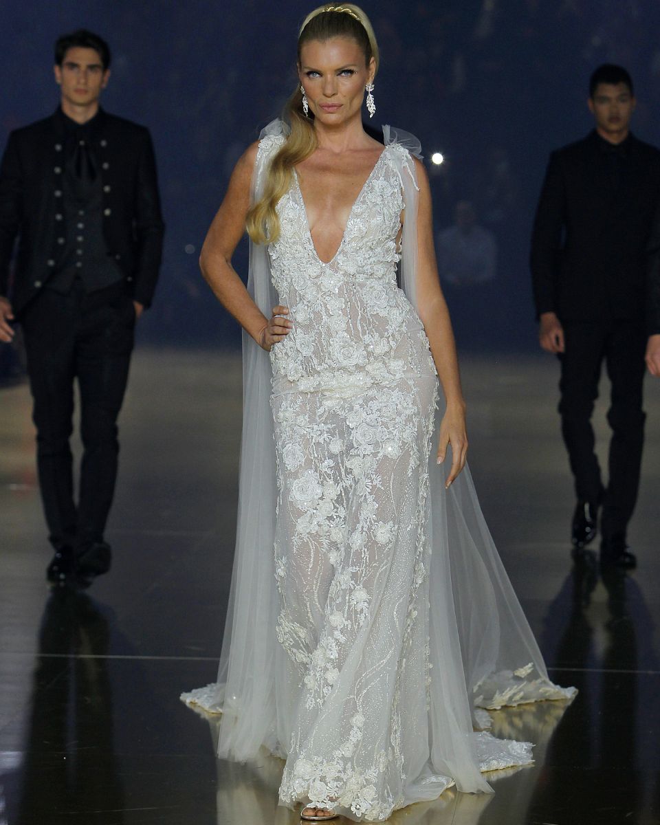 vestido de novia con escote deep plunge