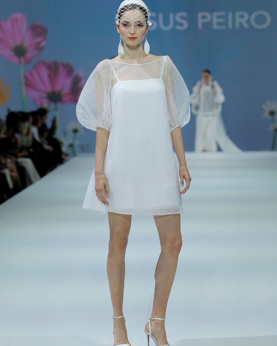 vestido de novia con falda mini 