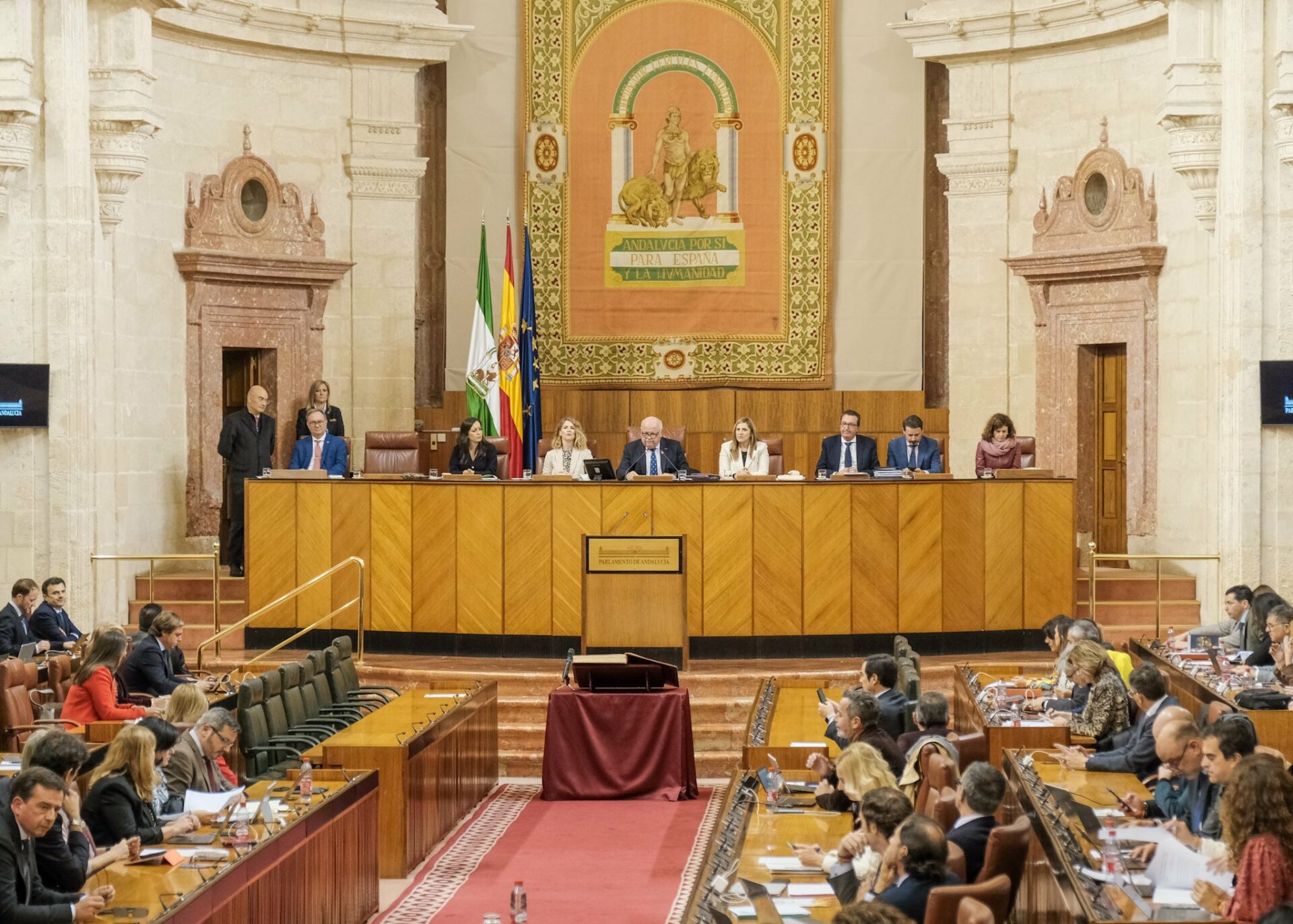 Junta de Andalucía sanidad pública Parlamento