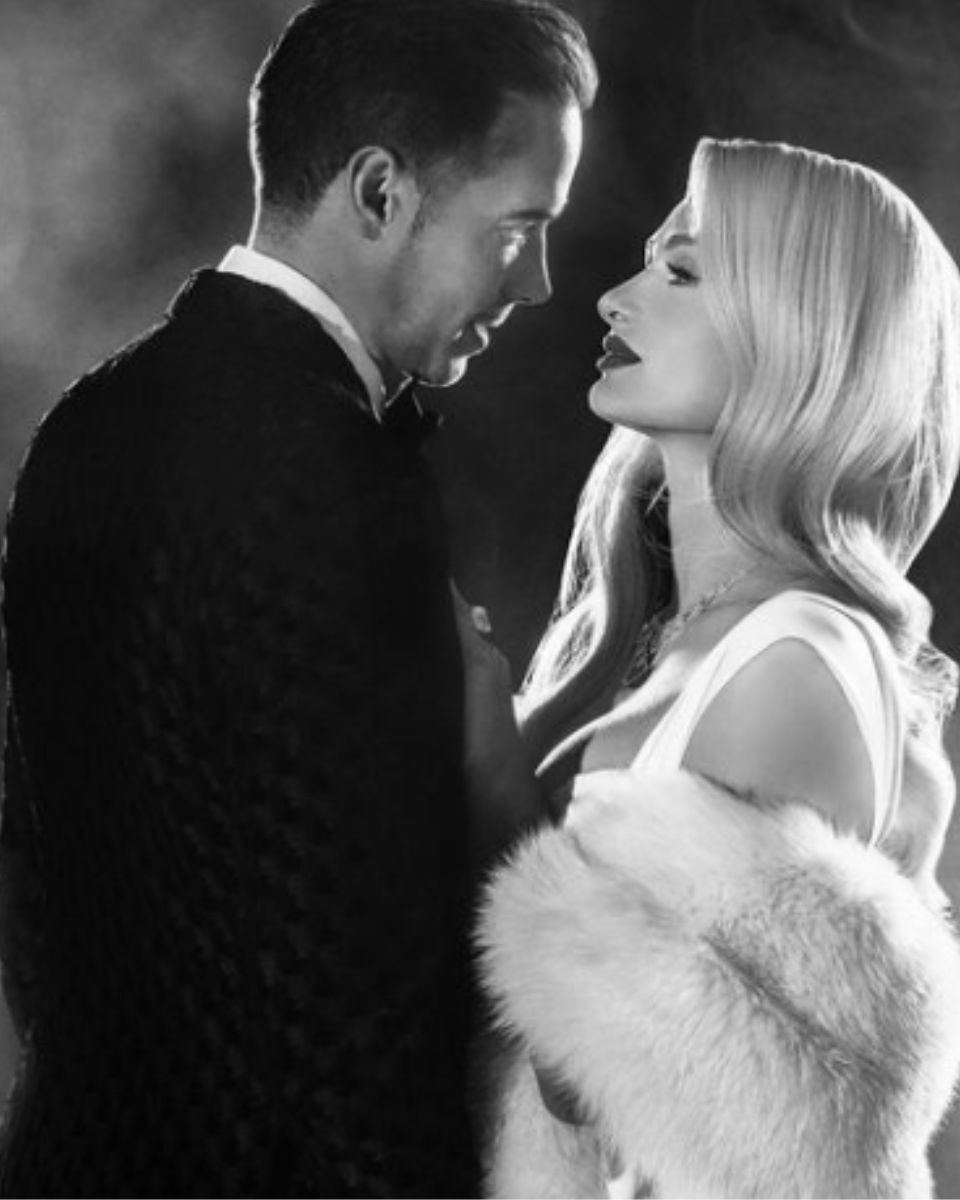 Paris Hilton y su marido muy enamorados