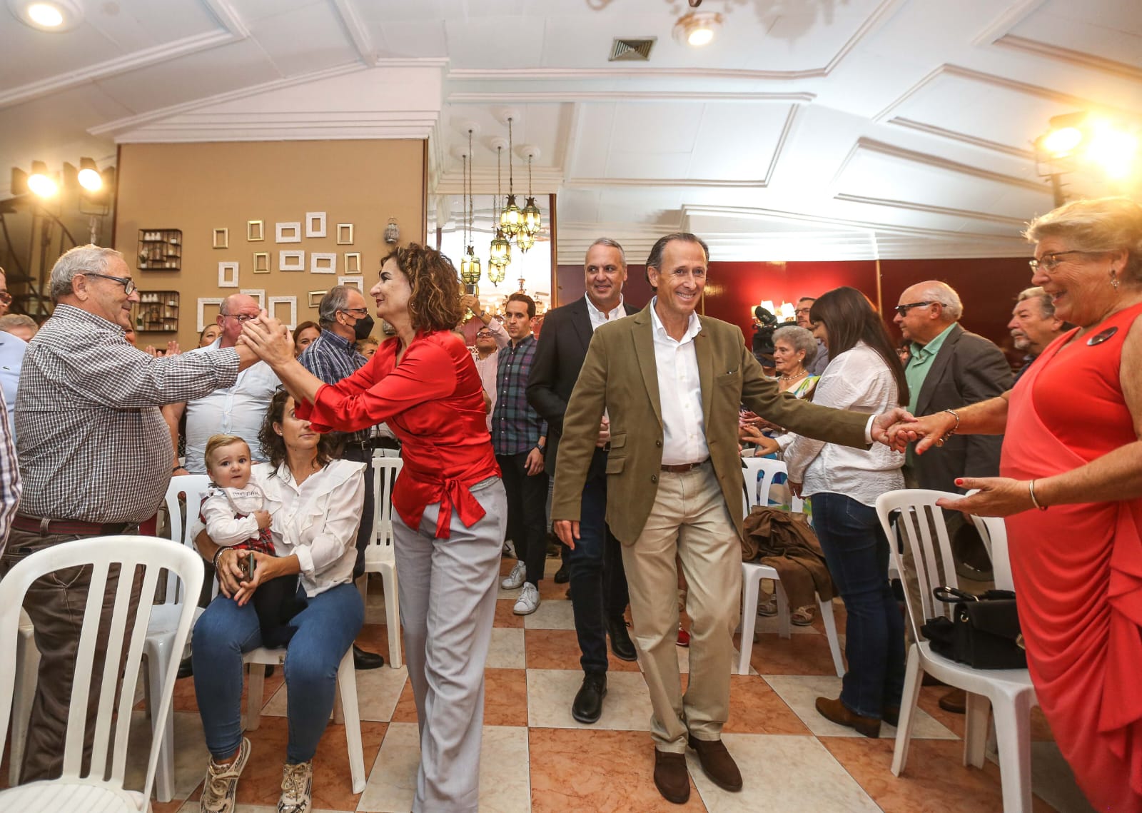 María Jesús Montero Gobierno España ministra Hacienda chipiona
