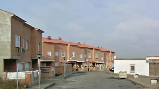 La niña se accidento desde una casa de esta calle