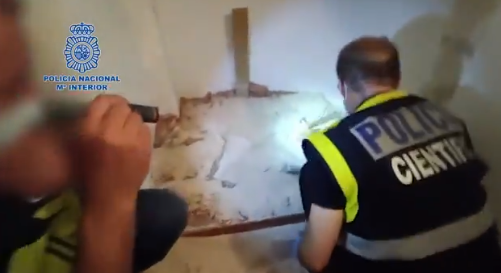 Fondo de armario tras el cual estaba Sibora Gagani
