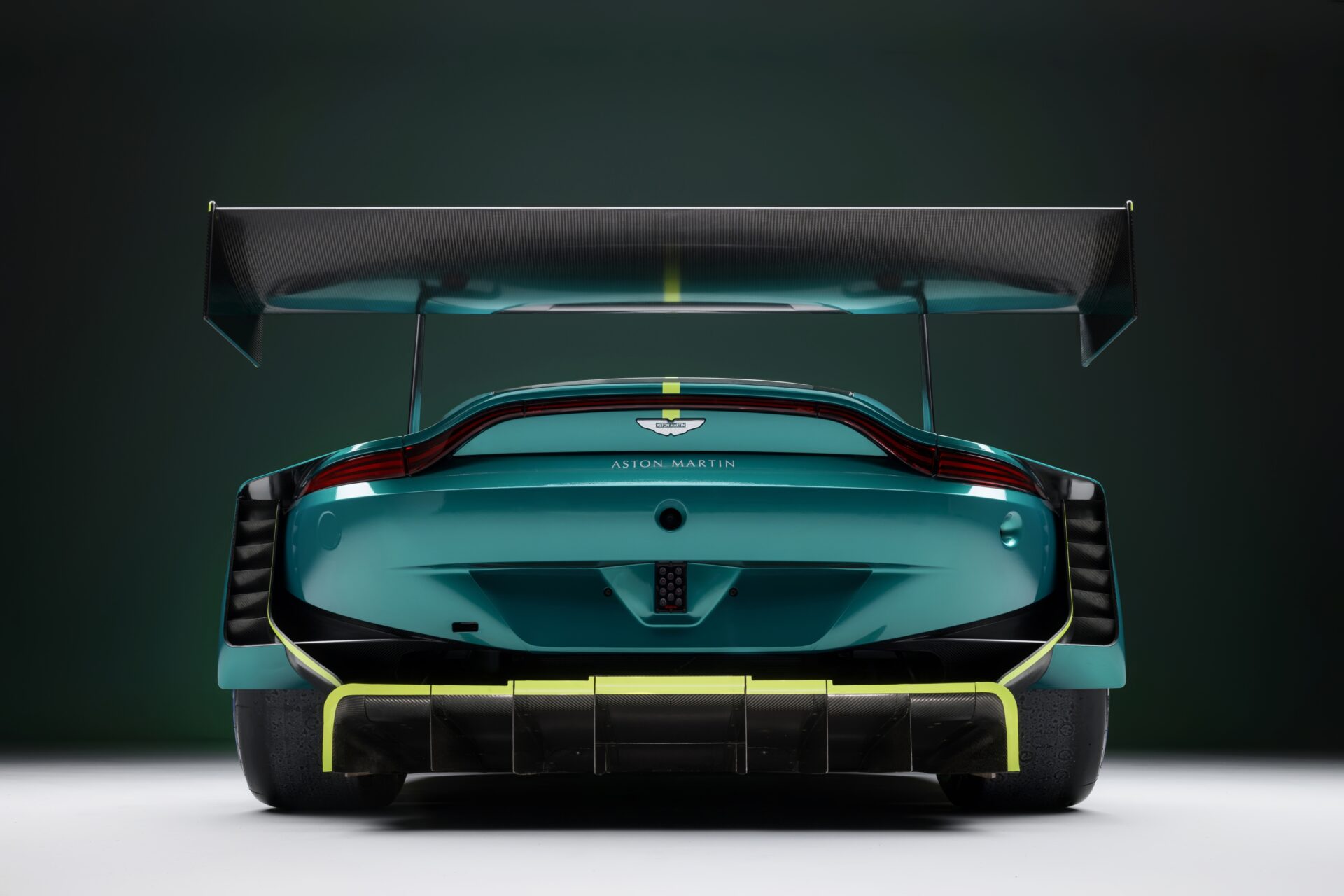 Aston Martin Vantage GT3 Evo 2024 WEC IMSA deportes motor