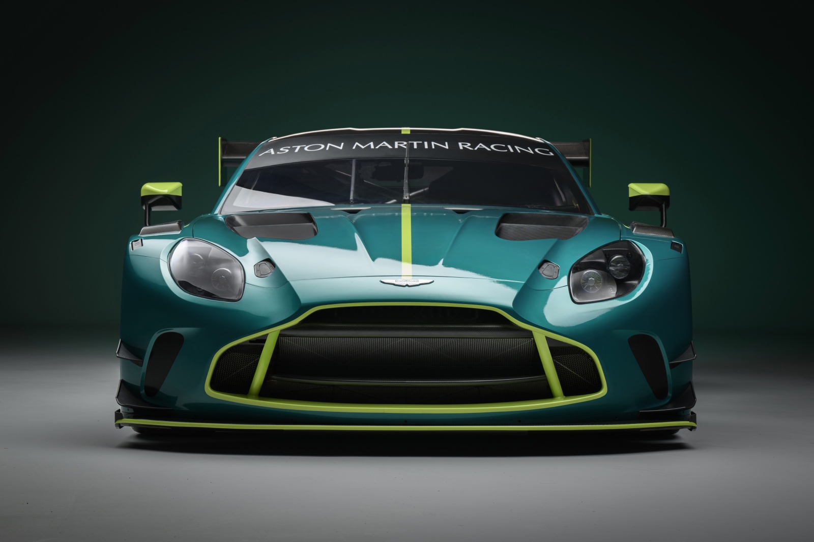 Aston Martin Vantage GT3 Evo 2024 WEC IMSA deportes motor