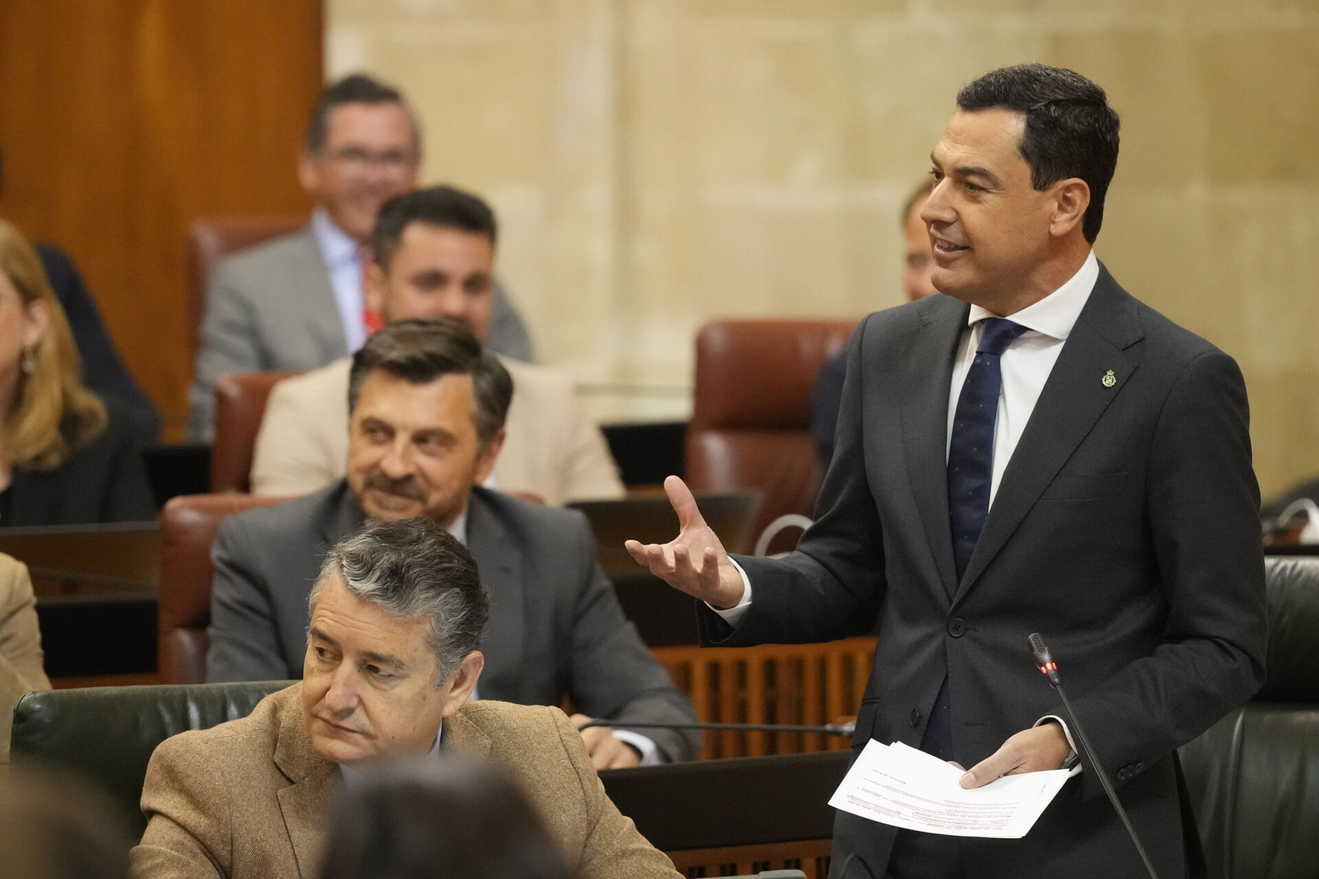 Juanma Moreno Antonio Sanz Parlamento de Andalucía PP