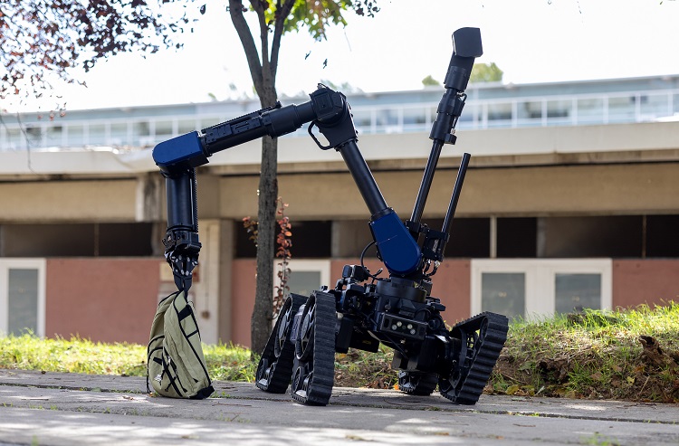 Entre las principales aplicaciones del aunav.NEO HD de Escribano se encuentran la detección y desactivación de artefactos explosivos, y la gestión de emergencias nucleares, radiológicas y químicas. (Foto: Escribano).