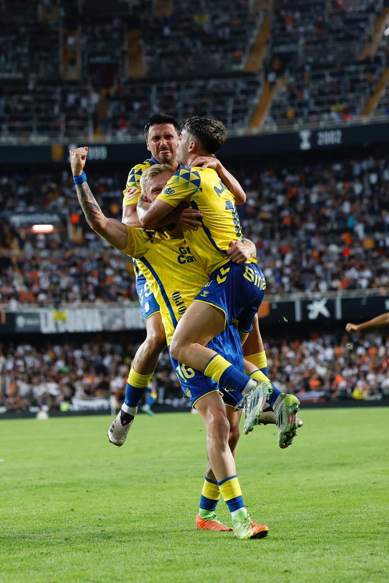 UD Las Palmas celebrando el 3-1