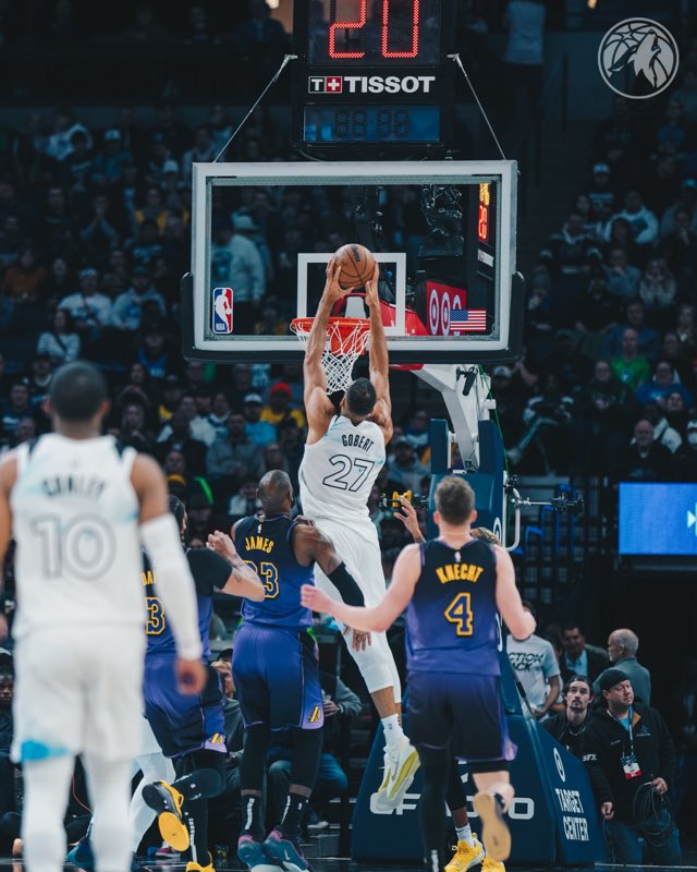 Los Lakers pierden en Mineápolis