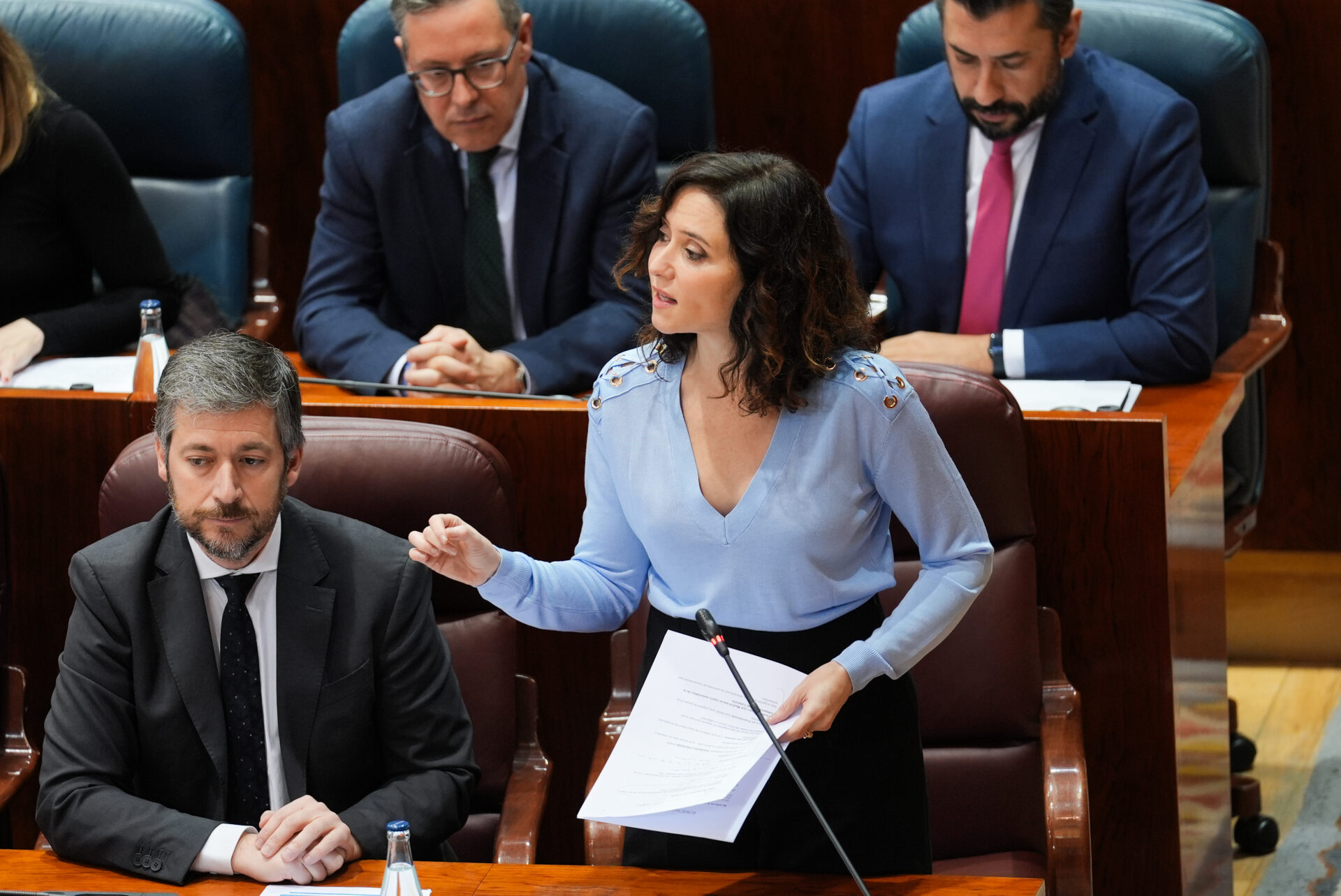 Isabel Díaz Ayuso respondiendo a las críticas de la portavoz de Vox en la Asamblea de Madrid