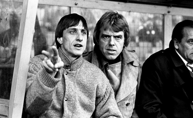 El dia que Cruyff le "robó" el banquillo del Ajax a Leo Beenhakker@foto facebook