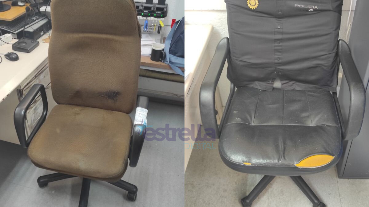 Sillones en los que tienen que trabajar agentes de la Policía Nacional en Camas (Sevilla).