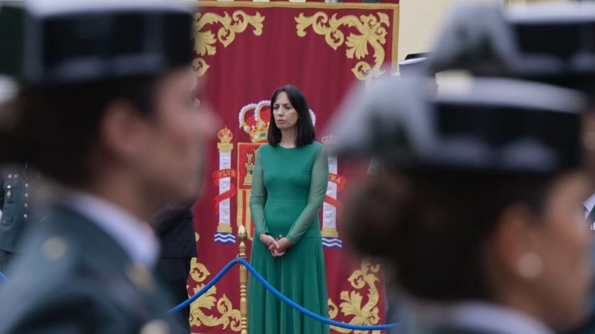 Mercedes González ha definido al nuevo jefe de la Comandancia de Madrid como “fiel reflejo de los valores que caracterizan a un buen oficial de la Guardia Civil, con dotes de mando”.
