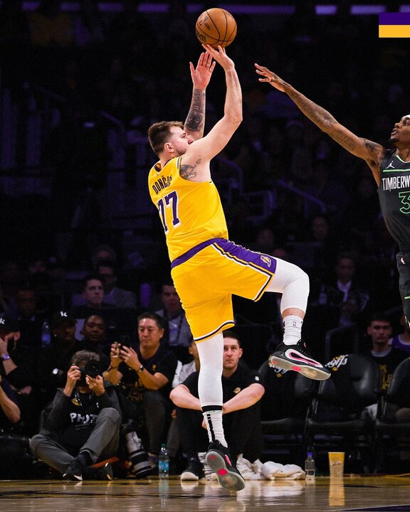 Ya sacudieron la NBA hace unos mese con la llegada de Doncic. Fuente: Los Ángeles Lakers/ X