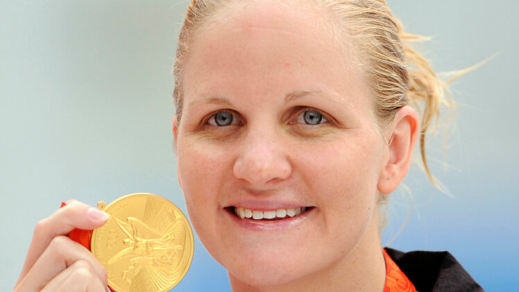 Kirsty Coventry tras ganar un oro con el que soñó desde los 9 años. (Foto: K.C.).