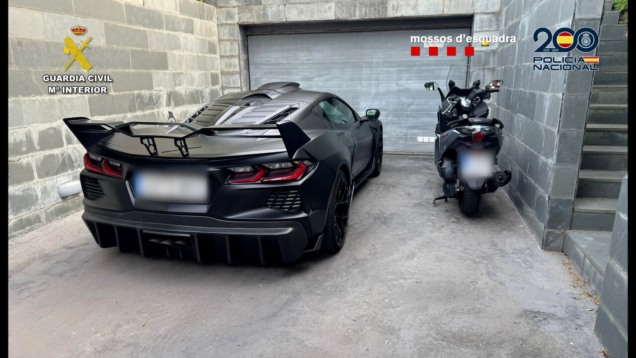 Un Chevrolet Corvette de alta gama: así es uno de los vehículos incautados. Imagen: Guardia Civil