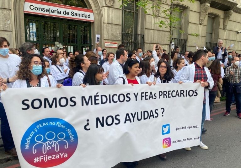 Los médicos protestan contra Ayuso y su prueba para hacerles fijos