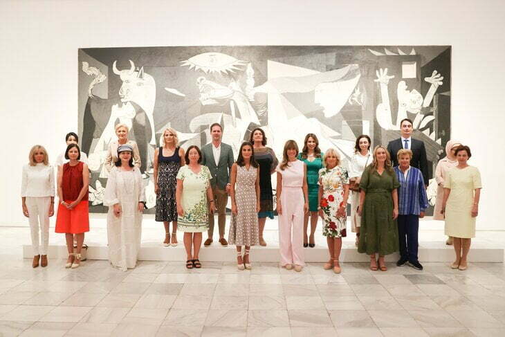 La Reina Letizia Junto A Jill Biden Y Begona Gomez En El Museo Reina Sofia