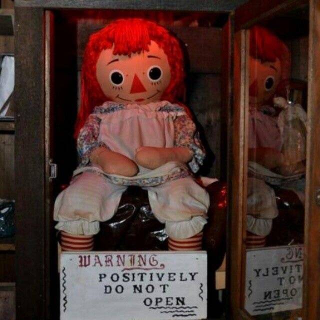 Annabelle En El Museo