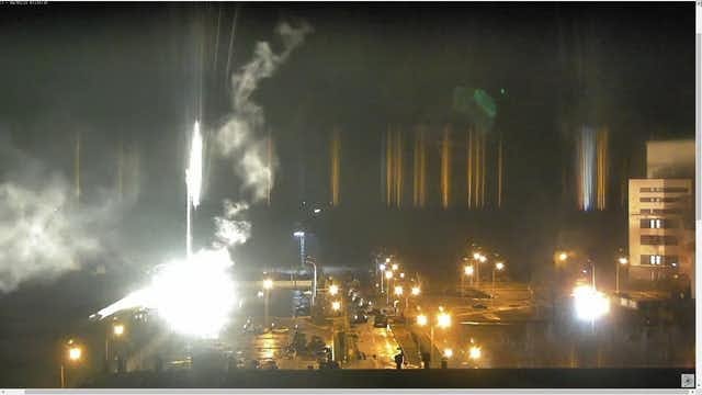 Ucrania alerta de que la central nuclear de Zaporiyia está dañada por los cohetes rusos