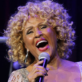 Imagen De Mariah Carey Intenta Registrar La Marca &Quot;Reina De Navidad&Quot;, Ante La Indignación General 1 Darlene Love