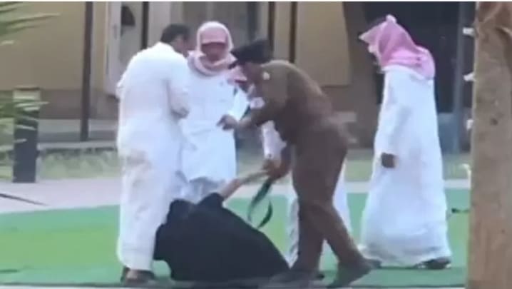 Escándalo en Arabia Saudí, un video muestra como se golpea a las niñas en un orfanato