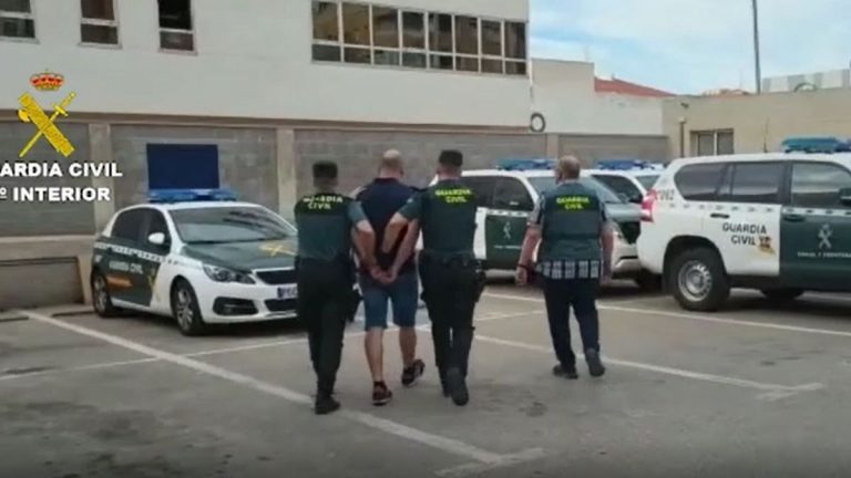 Detenido tras agredir a tres personas y atropellar a otra a la salida de una discoteca de Torrevieja