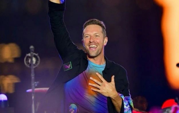 Chris Martin de Coldplay padece una enfermedad grave y suspende sus conciertos