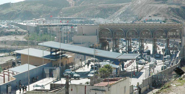 Marruecos abre un día más fronteras Ceuta y Melilla a la salida de españoles