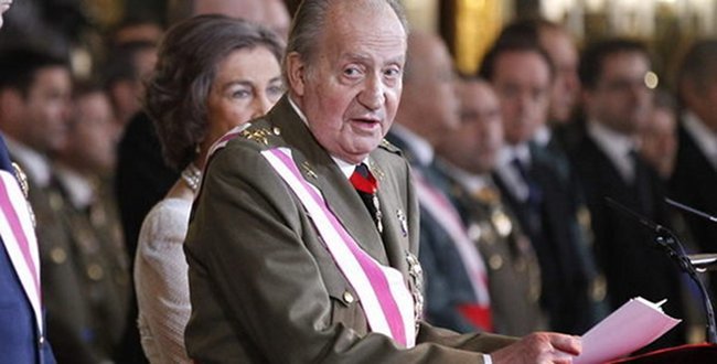 Juan Carlos I, de salvador de la democracia a expatriado, 40 años después