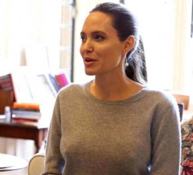 Angelina-Jolie-Durante-El-Encuentro-Redes-Sociales