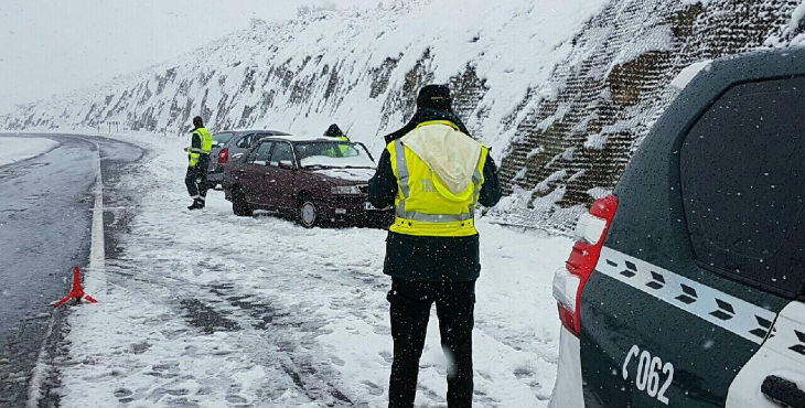 Las nevadas mantienen seis carreteras cortadas y 27 con cadenas en Aragón