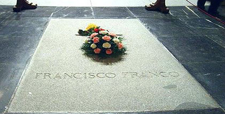 El panteón donde se prevé enterrar a Franco pasa a ser propiedad del Estado