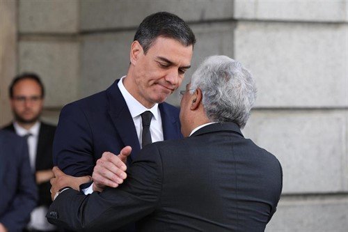 El primer ministro portugués llega al Congreso para dar su adiós a Rubalcaba