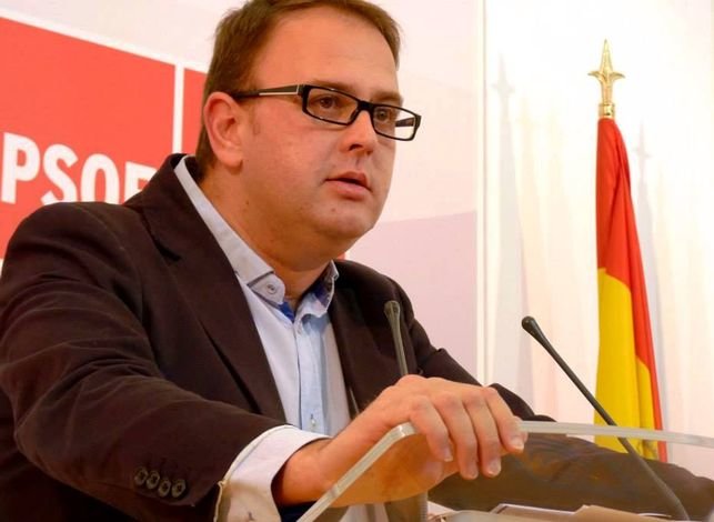 Rodríguez Osuna (PSOE) es investido alcalde de Mérida por mayoría absoluta