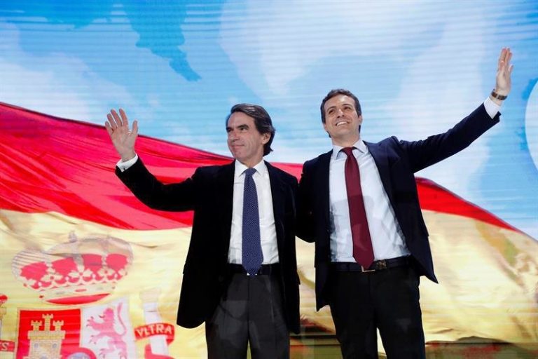 Aznar apoya a Casado pero pide zanjar ya el conflicto con Ayuso