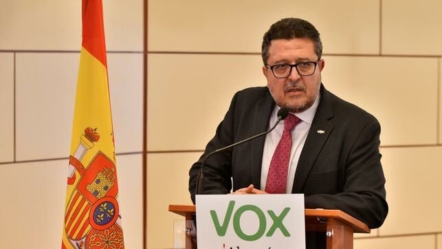 Vox sostiene que «no hay delito» en la empresa «fallida» del juez Serrano