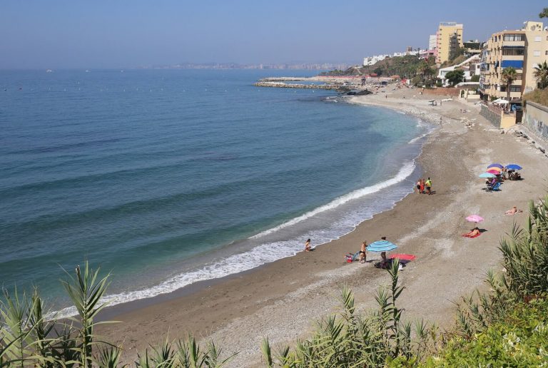 Muere una bañista en la playa en Benalmádena (Málaga)