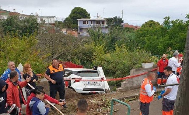 Muere tras ser atropellado por un coche en un rally en Tenerife