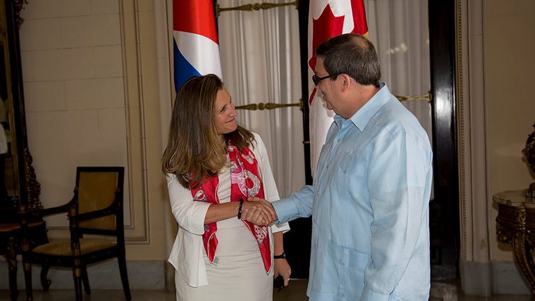 Canadá y Cuba acordaron mantener contactos para hablar sobre Venezuela