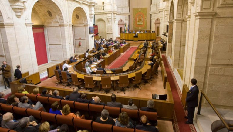 Vox pacta con el PP y Ciudadanos los presupuestos andaluces de 2020