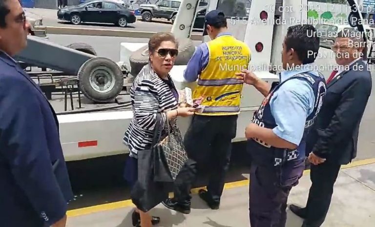 Vehículo de Luz Salgado fue llevado al depósito en Barranco